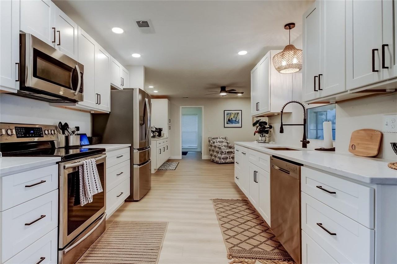 2652 Concorde Ct - Photo 3 of 22