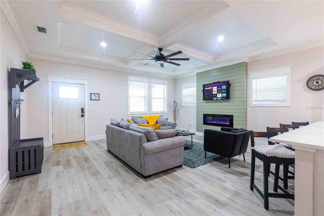 507 E Paris St - Photo 4 of 25