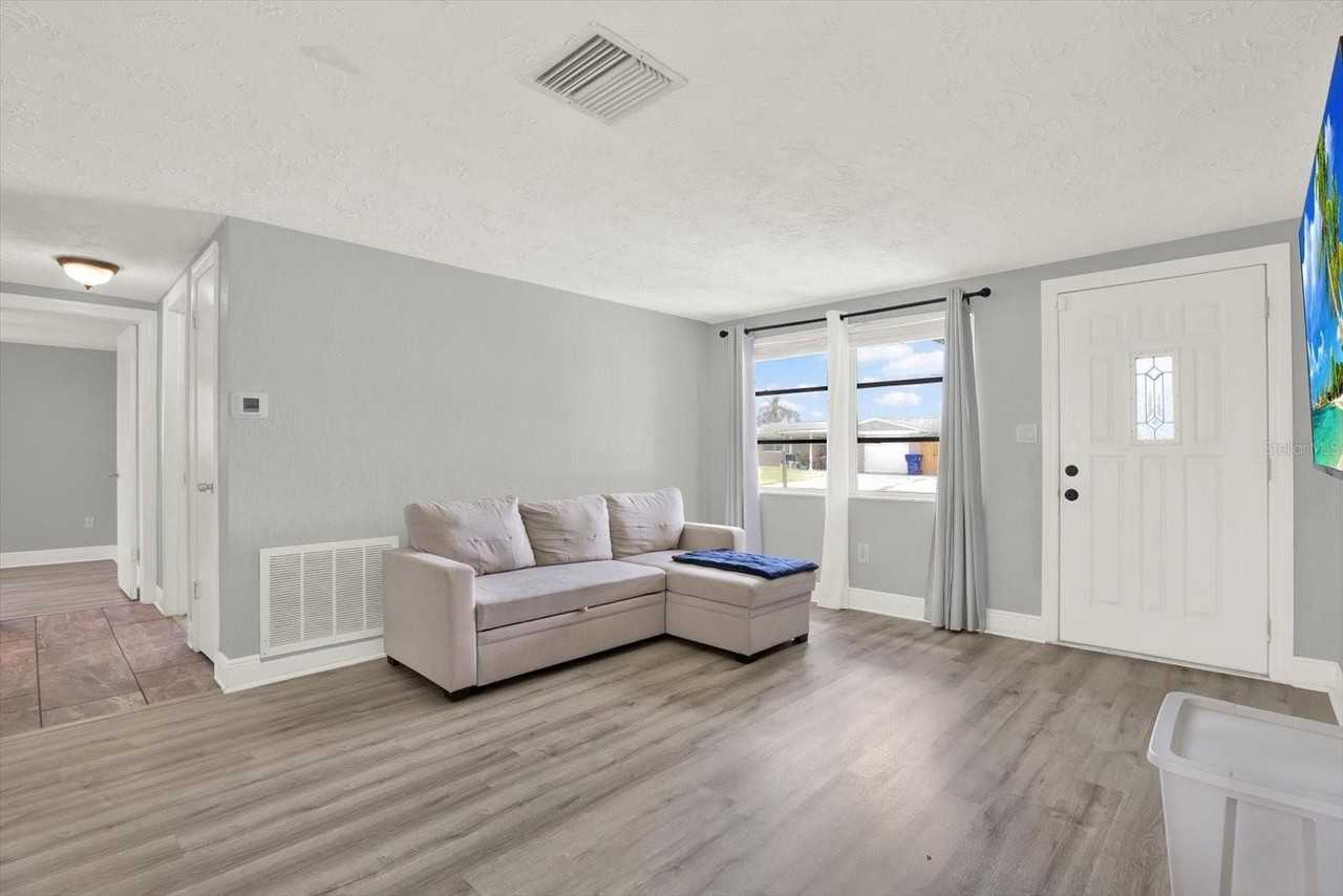 3543 Trask Dr - Photo 3 of 24