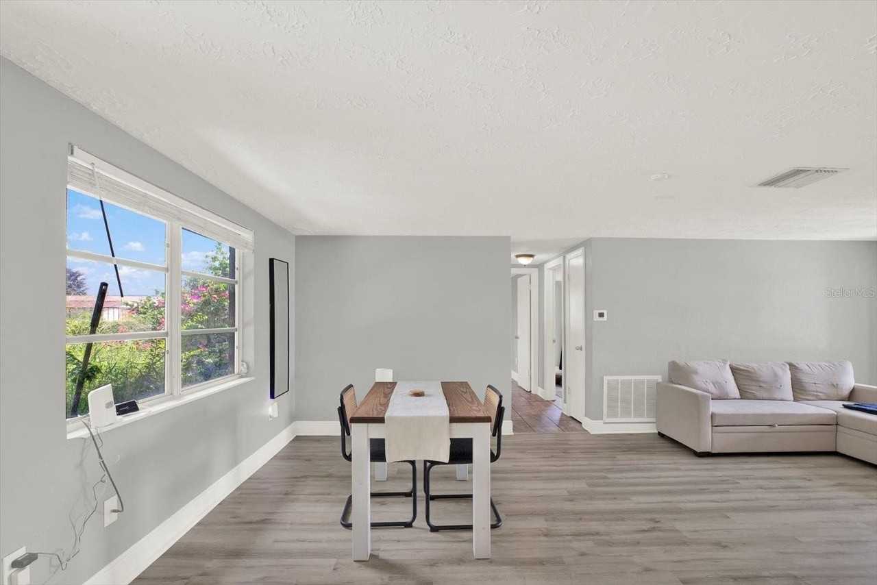 3543 Trask Dr - Photo 4 of 24