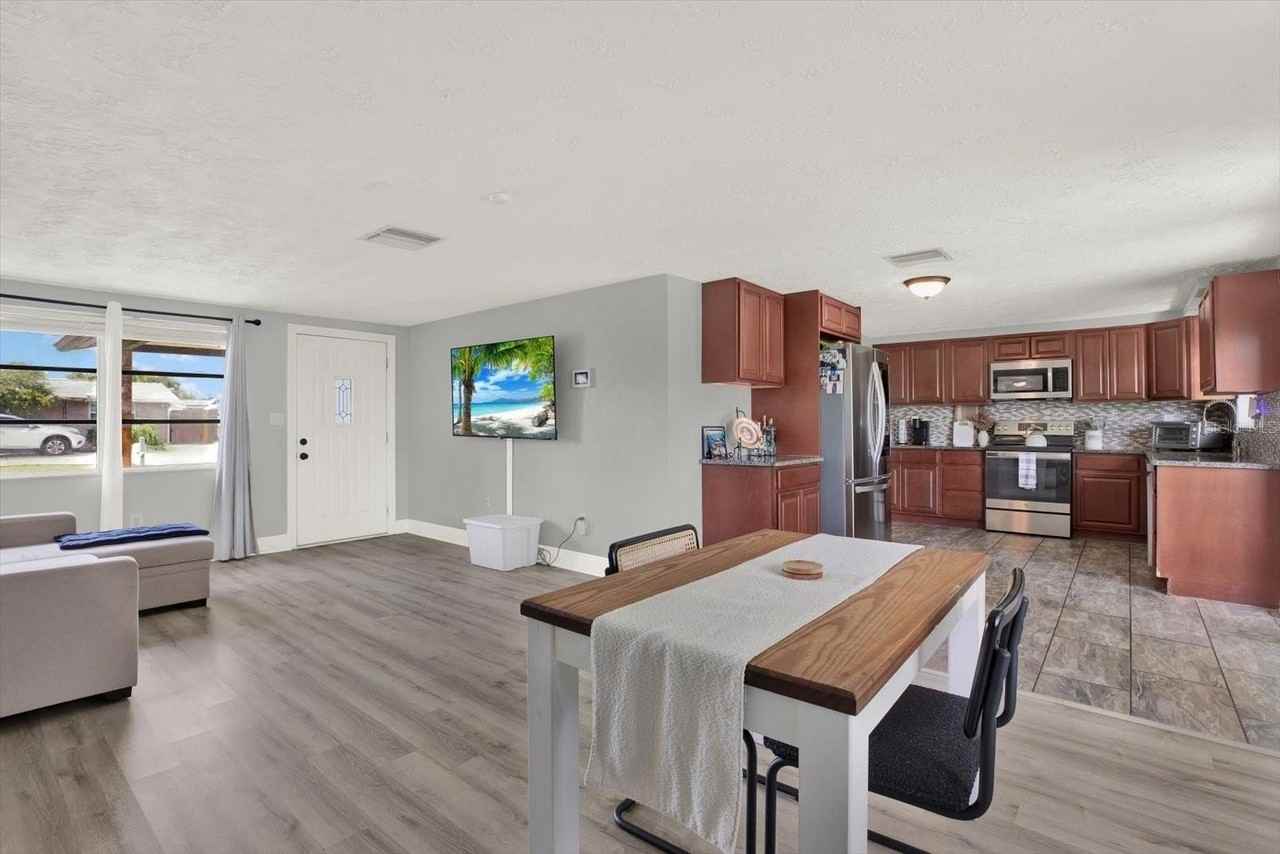 3543 Trask Dr - Photo 6 of 24