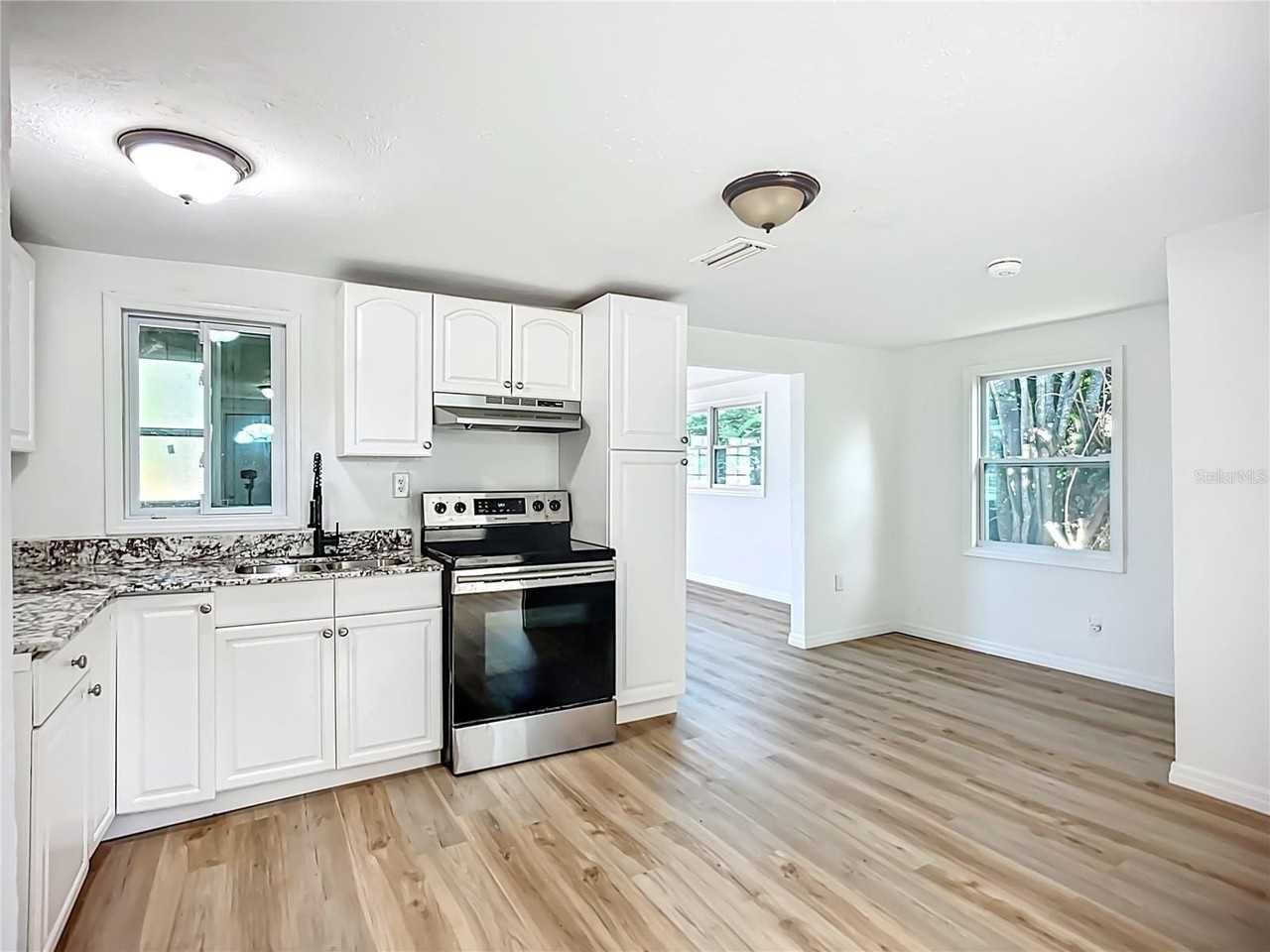 317 Jessica St S - Photo 3 of 34