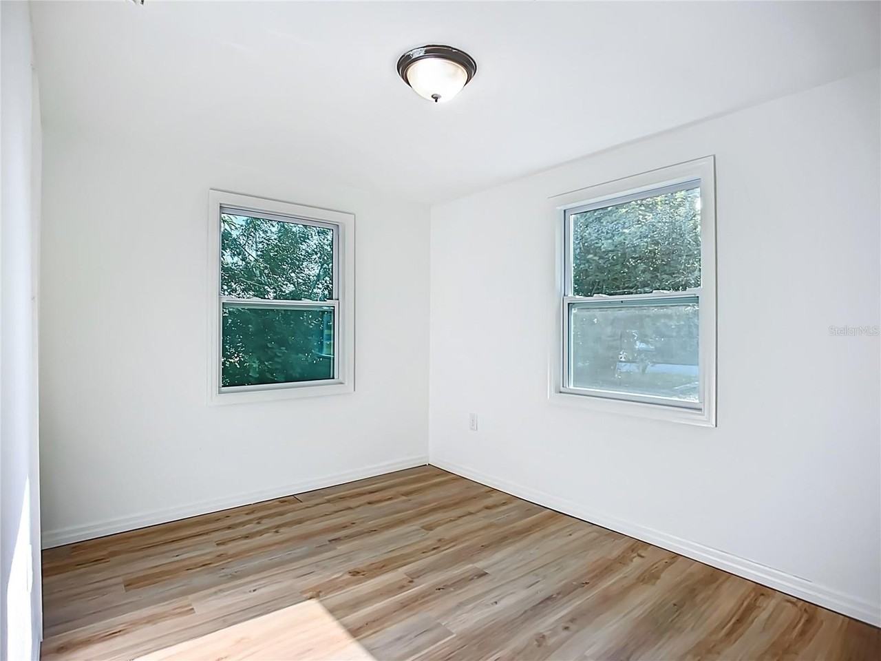 317 Jessica St S - Photo 6 of 34