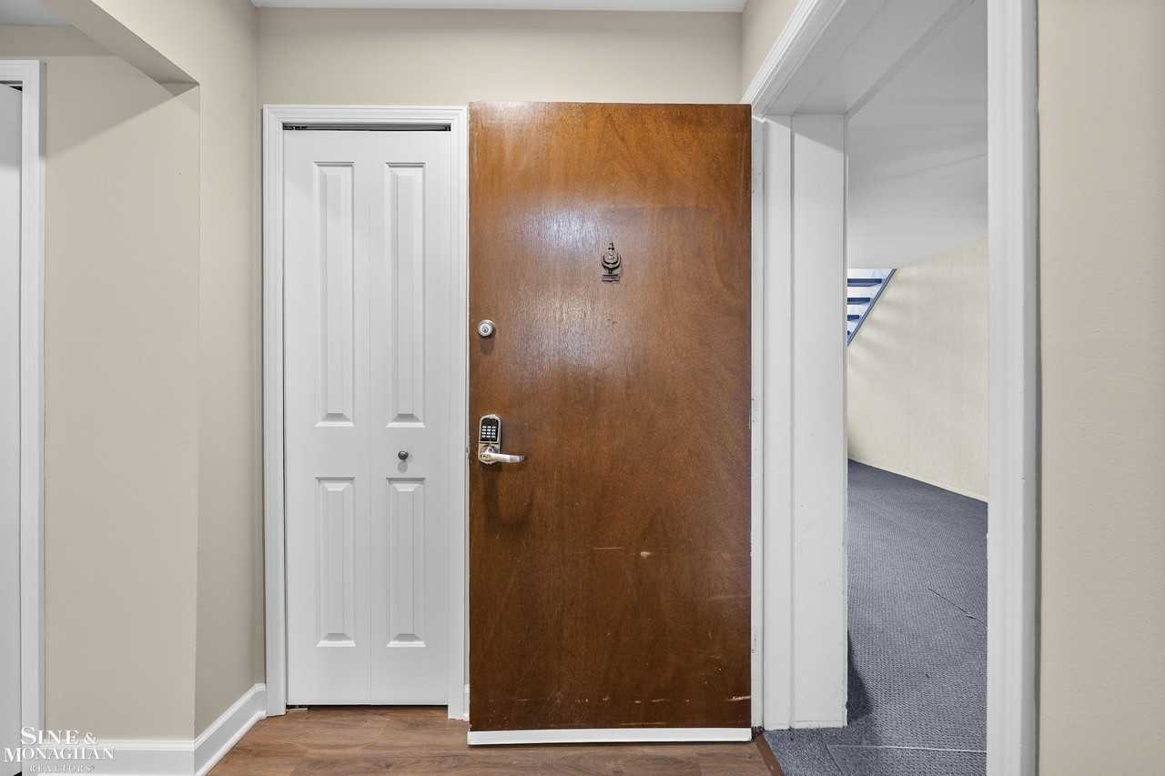 412 Riviera Dr - Photo 4 of 31