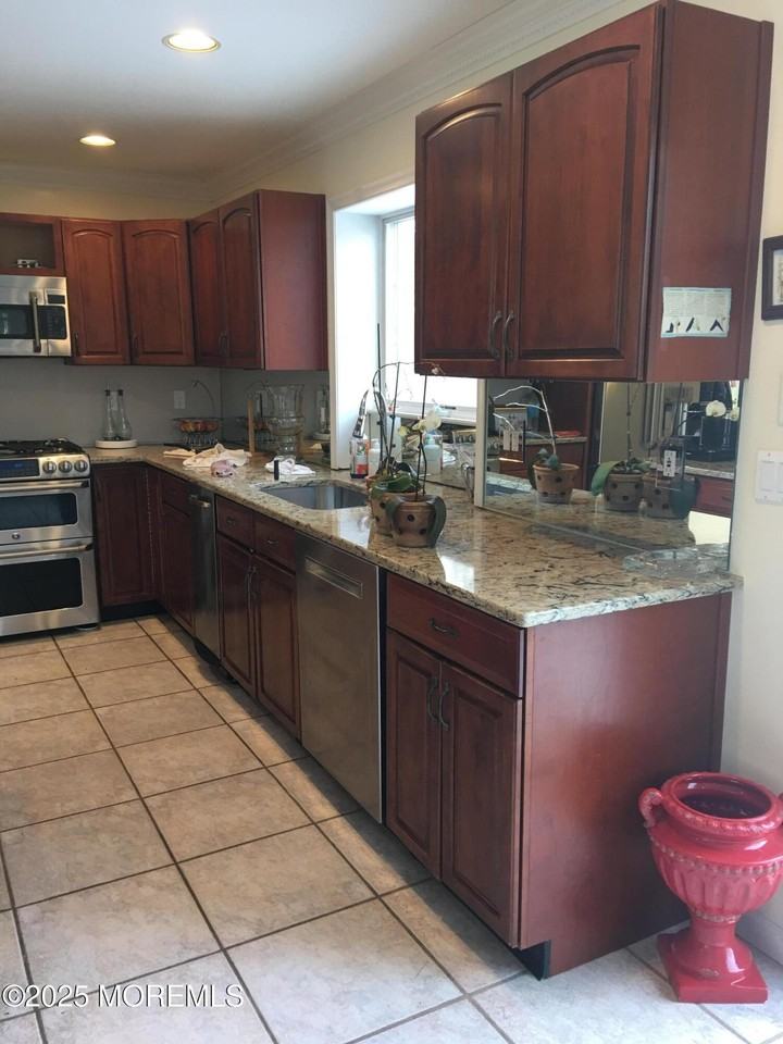 124 Taylors Mills Rd - Photo 7 of 25