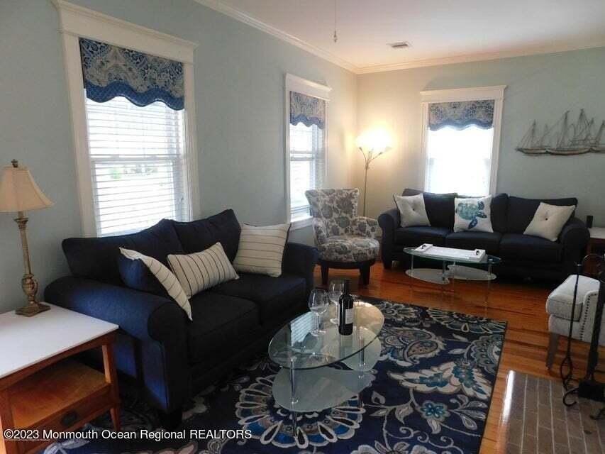 2005 5th Ave - Photo 3 of 22