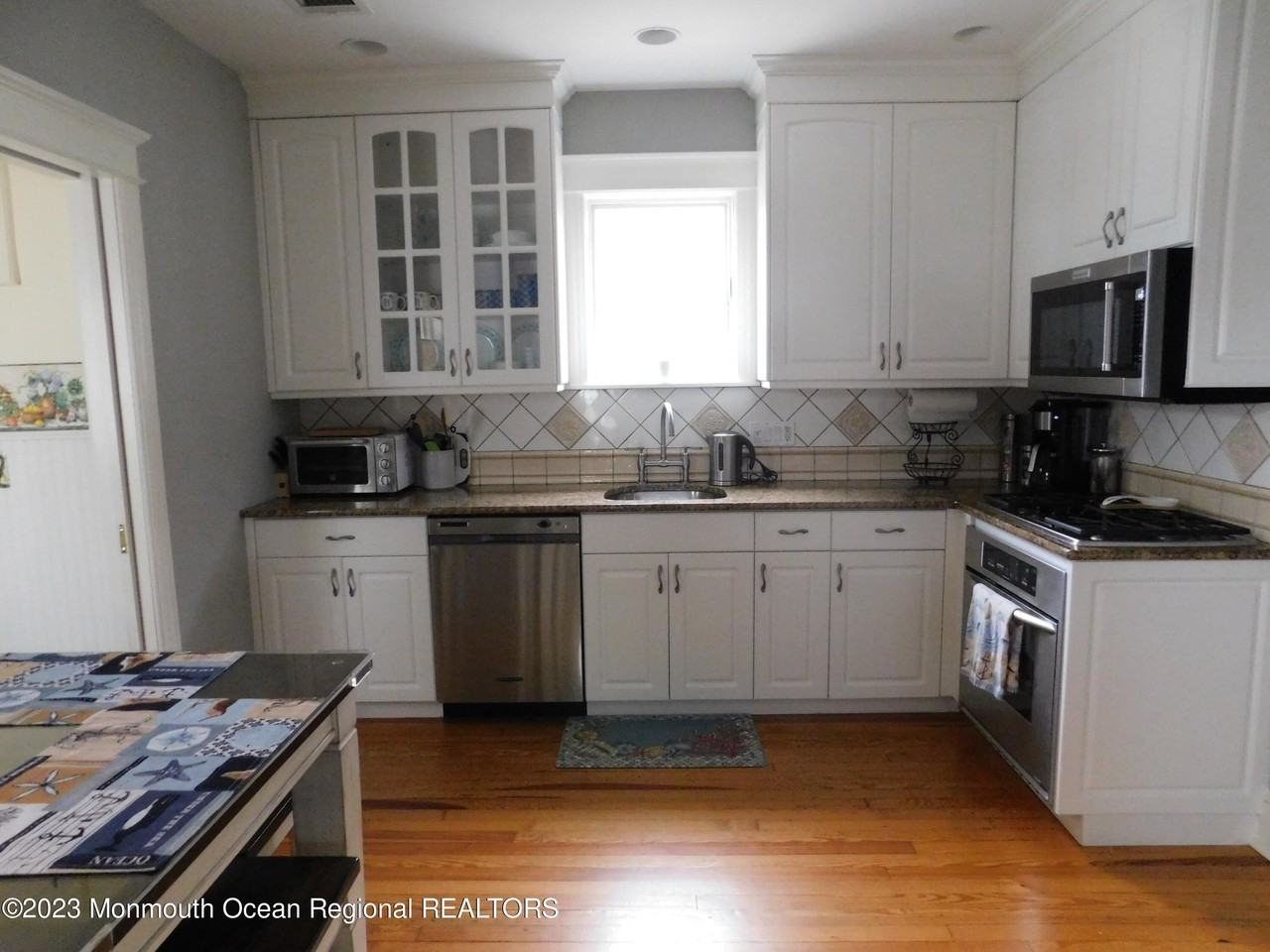 2005 5th Ave - Photo 5 of 22