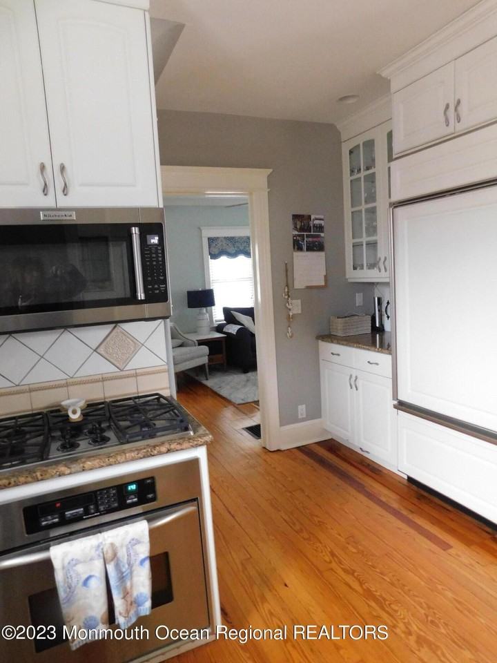 2005 5th Ave - Photo 6 of 22