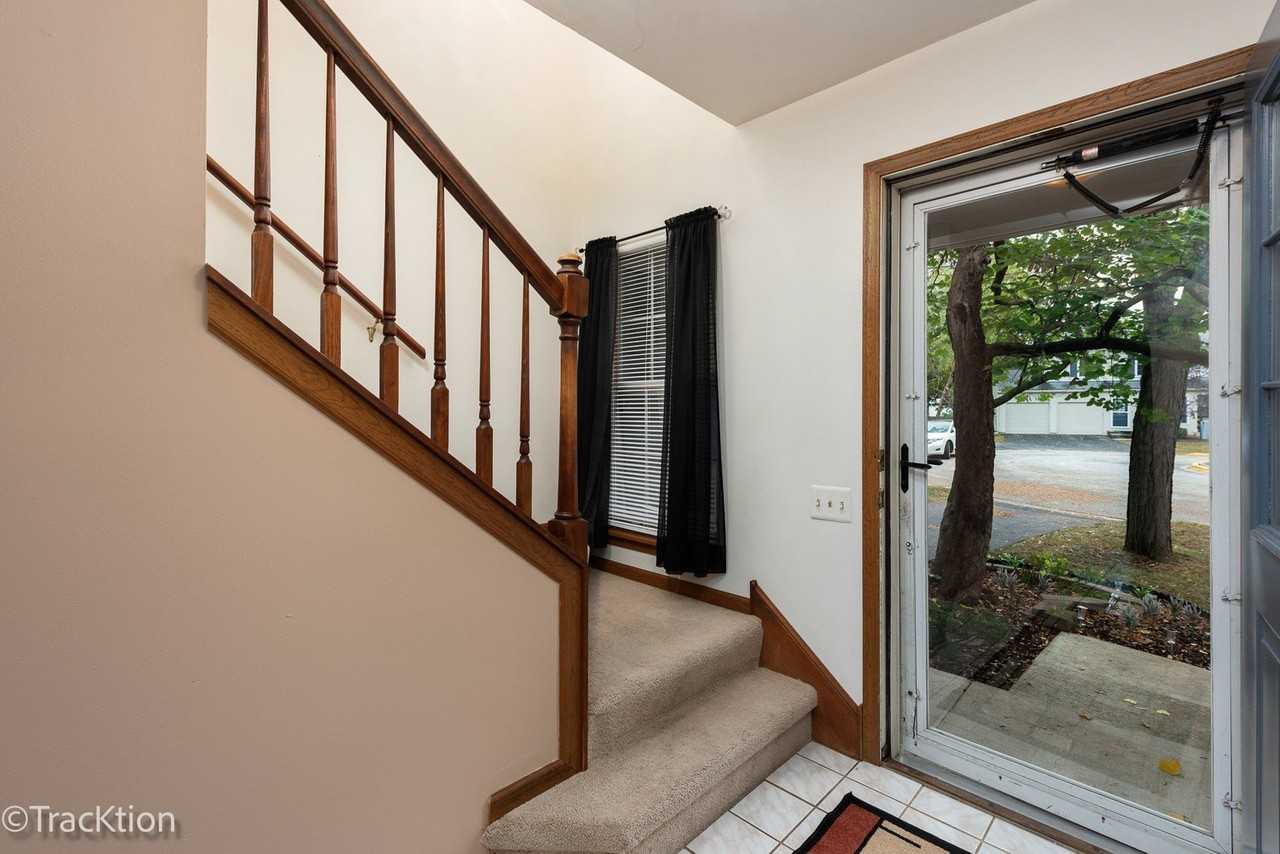 75 Saint Croix Ct - Photo 2 of 18