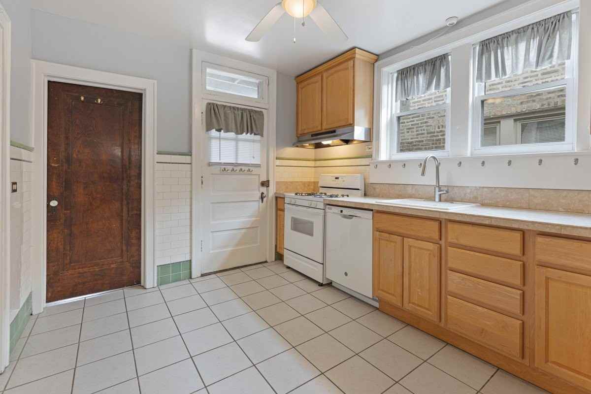 6549 N Mozart St #3 - Photo 7 of 20