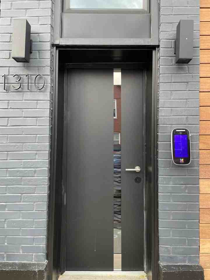 1310 W Erie St #2 - Photo 2 of 12