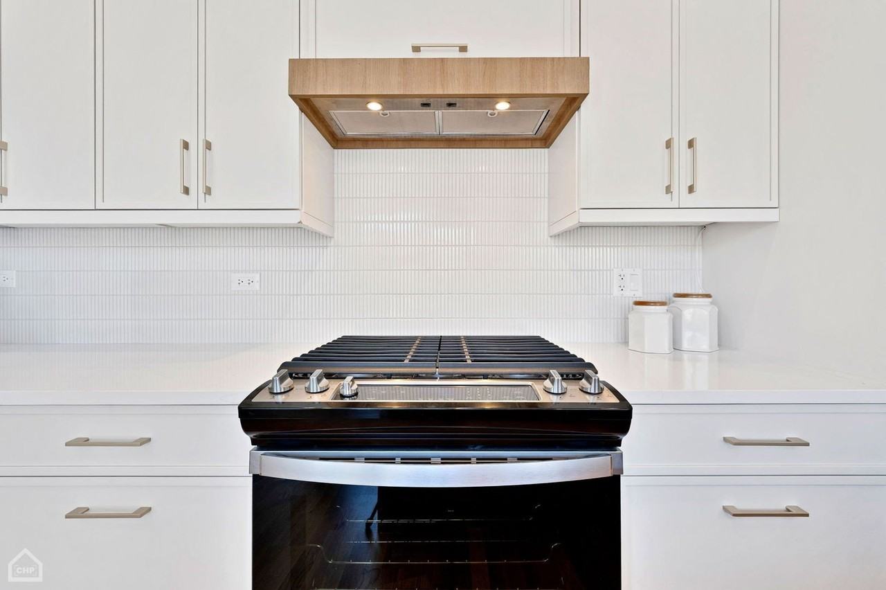 2127 W Madison St #409 - Photo 5 of 15