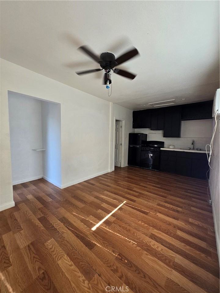 1138 North D Street - Photo 2 of 5