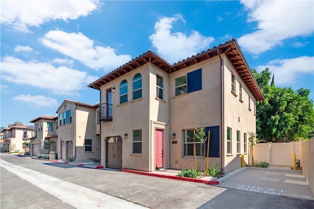 810 Francesca Dr - Photo 2 of 33