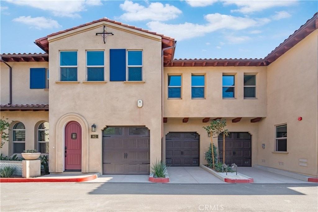 810 Francesca Dr - Photo 3 of 33