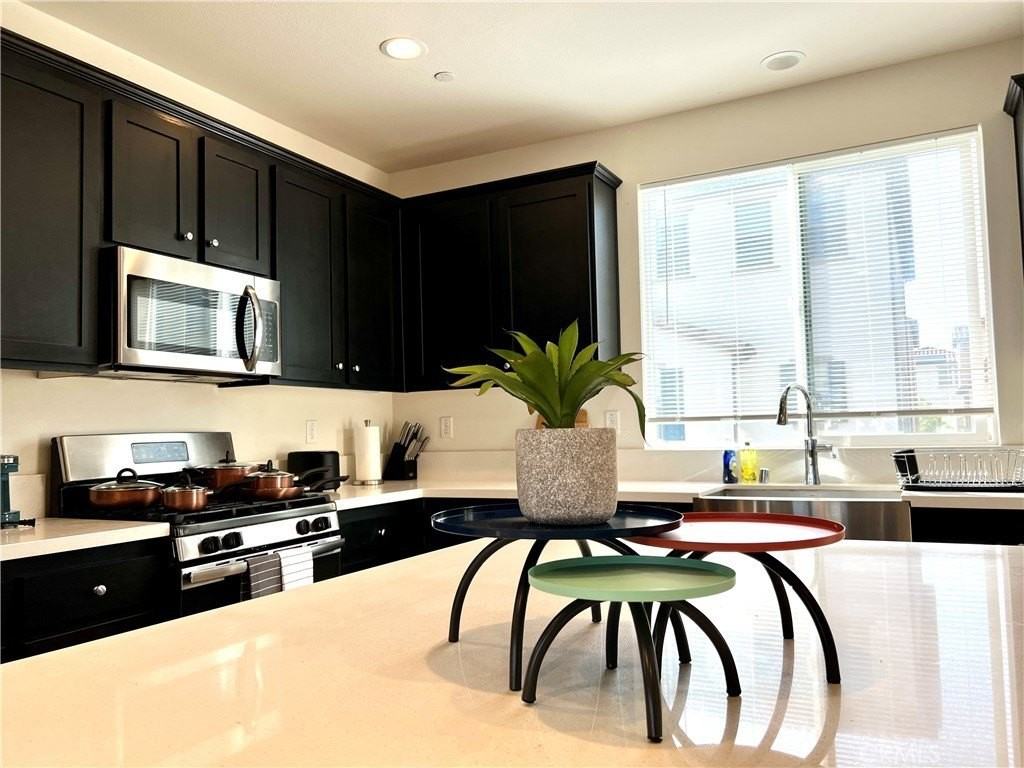 1207 Alpine Cir - Photo 4 of 38