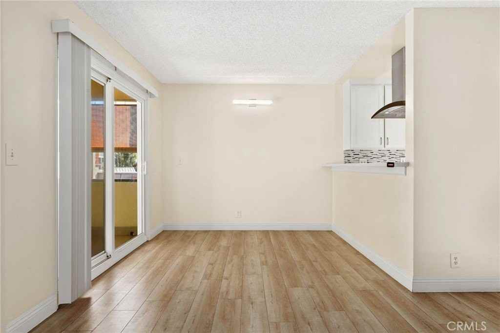 5651 Sumner Way #310 - Photo 6 of 25