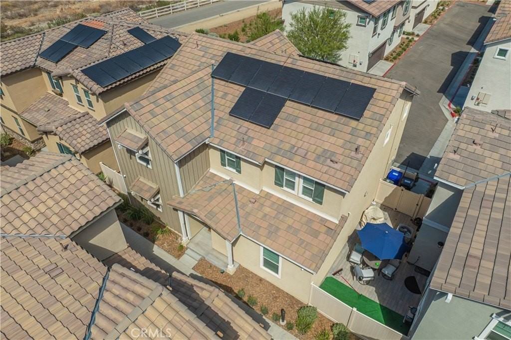 17047 Zion Dr - Photo 4 of 46