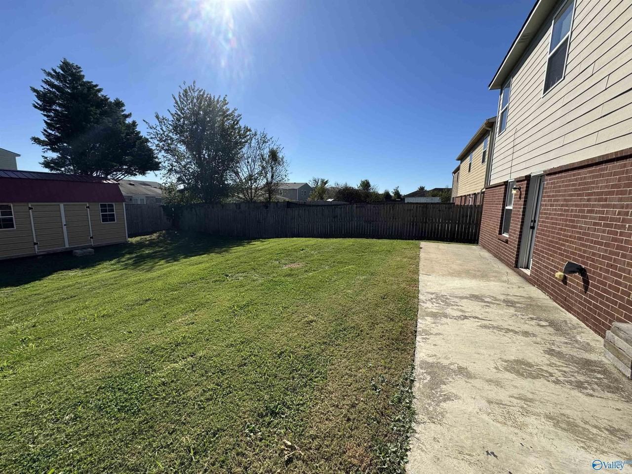 3590 Avalon Lake Dr - Photo 2 of 31