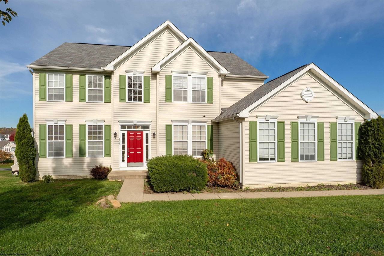 618 Hayfield St - Photo 2 of 47