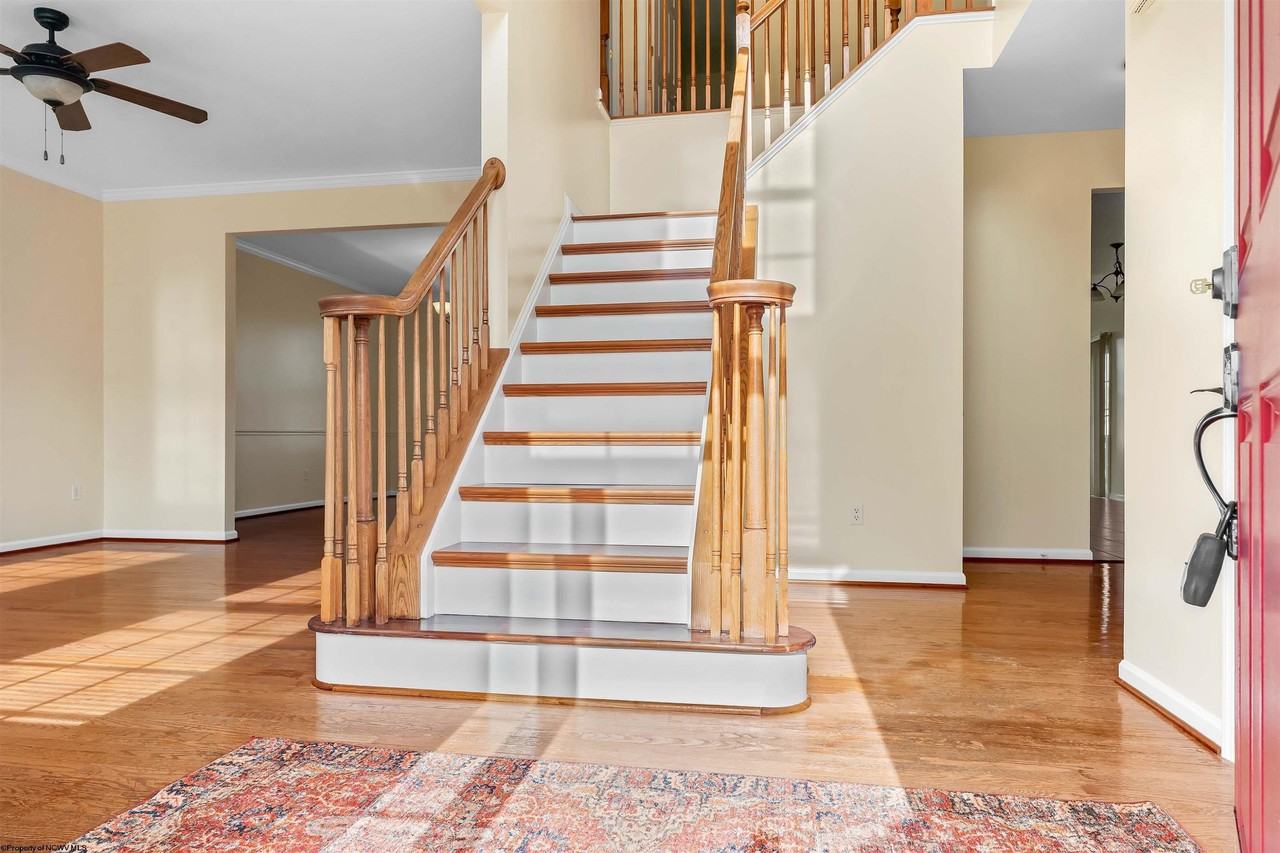 618 Hayfield St - Photo 3 of 47