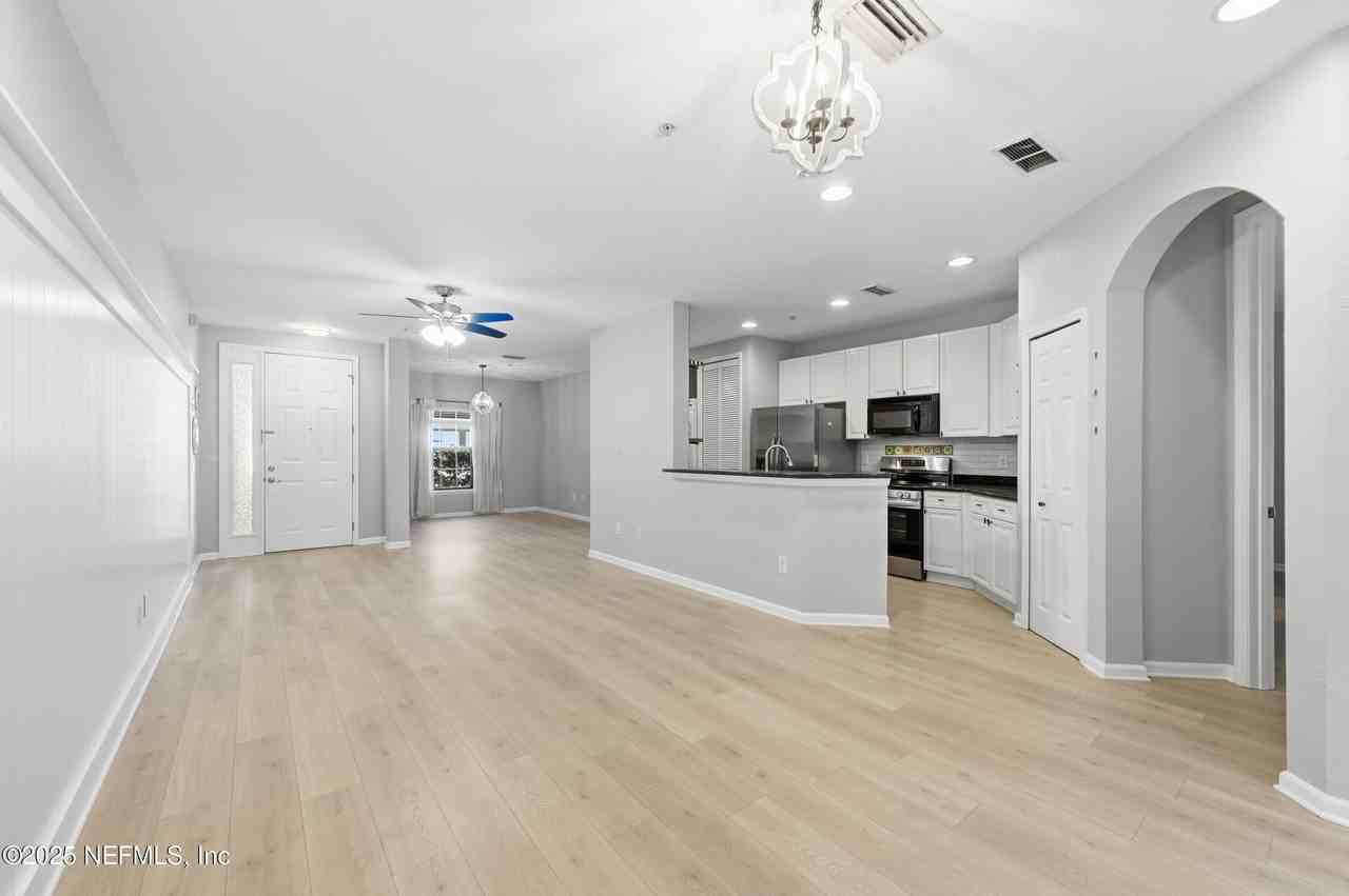 415 La Travesia Flora Unit 102 #102 - Photo 2 of 11