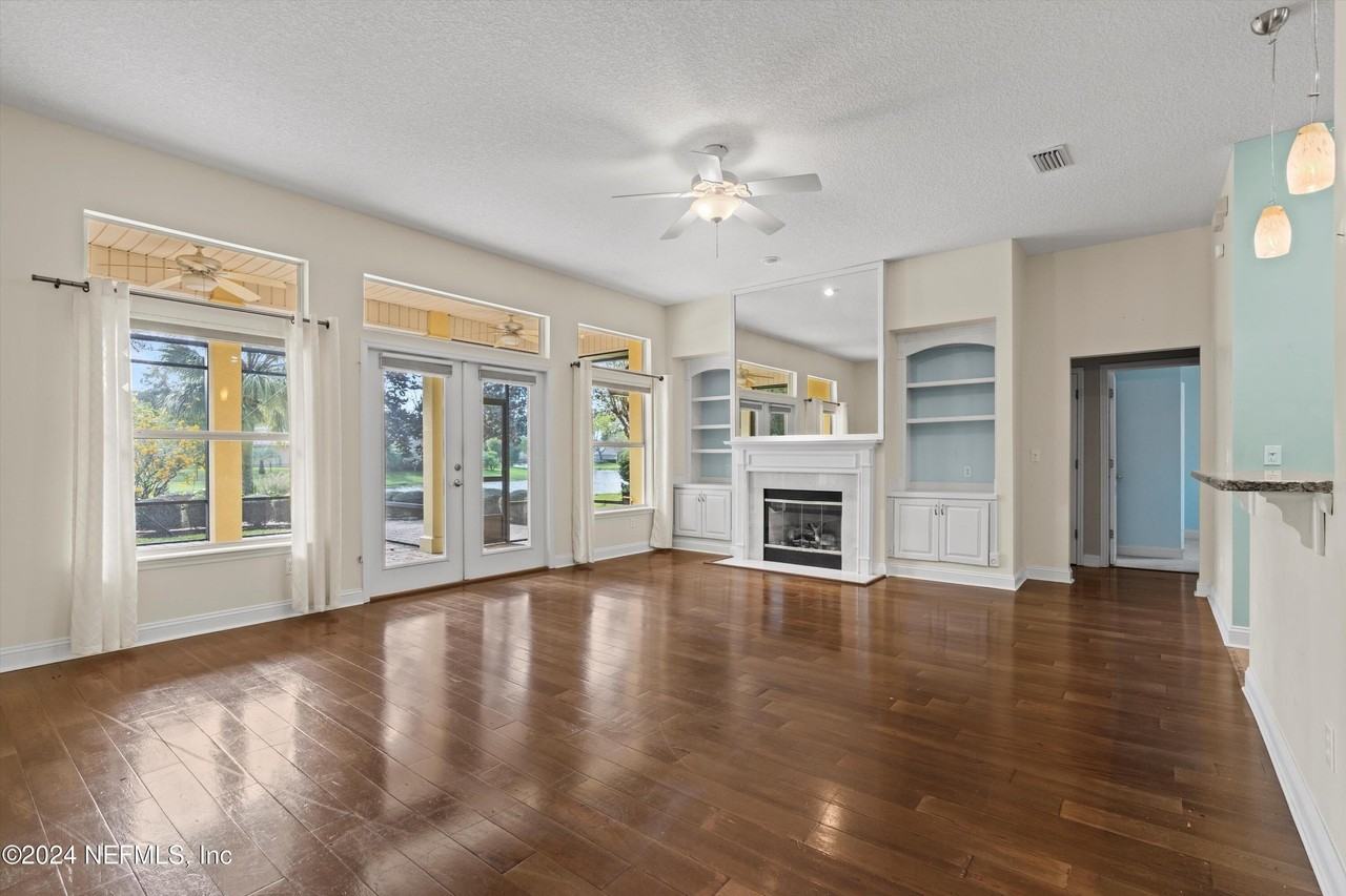 293 Edge Of Woods Rd - Photo 6 of 26