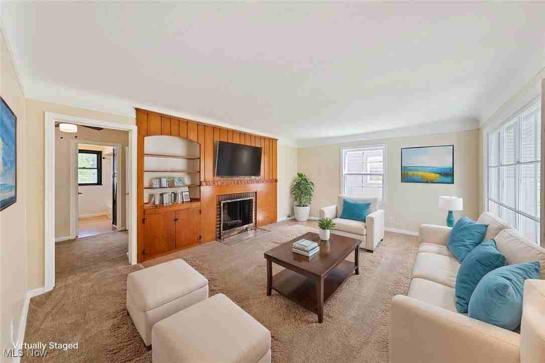 20511 Balfour Rd - Photo 4 of 41