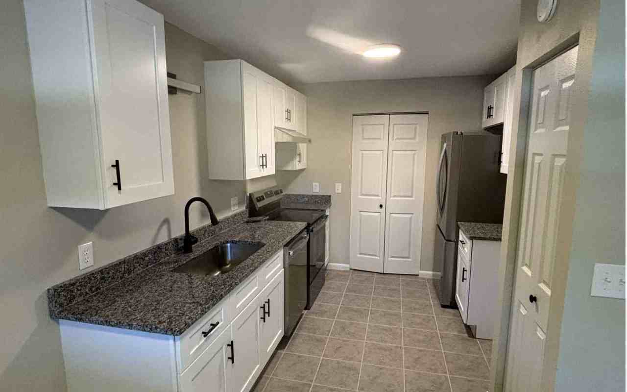 3815 Nw Huntsboro St - Photo 2 of 12