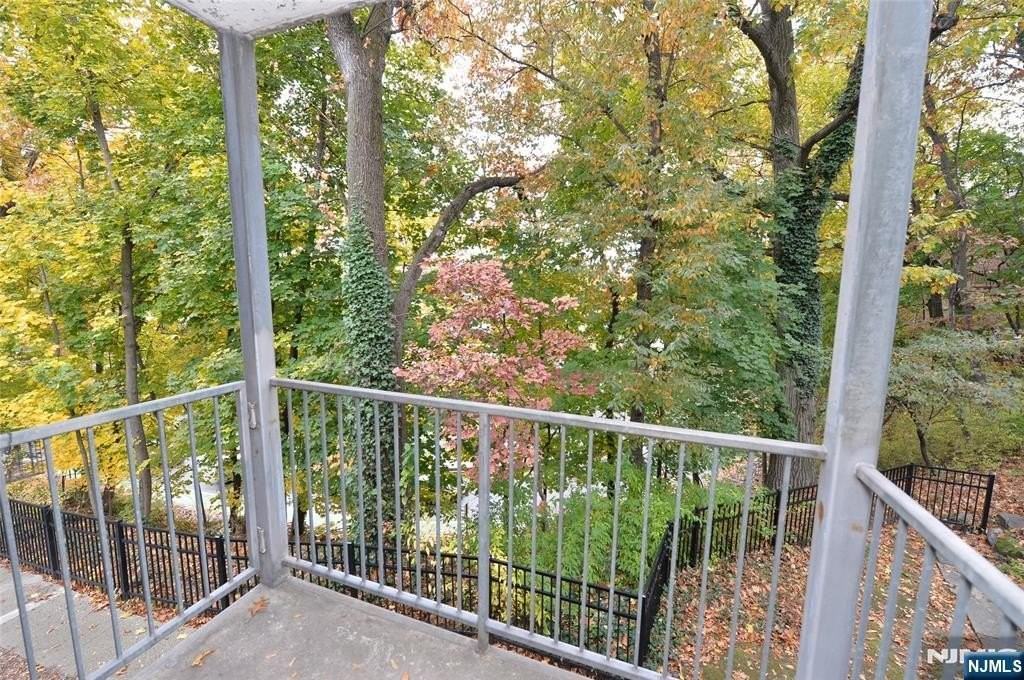 20 Ridge Rd ## 30 - Photo 4 of 29