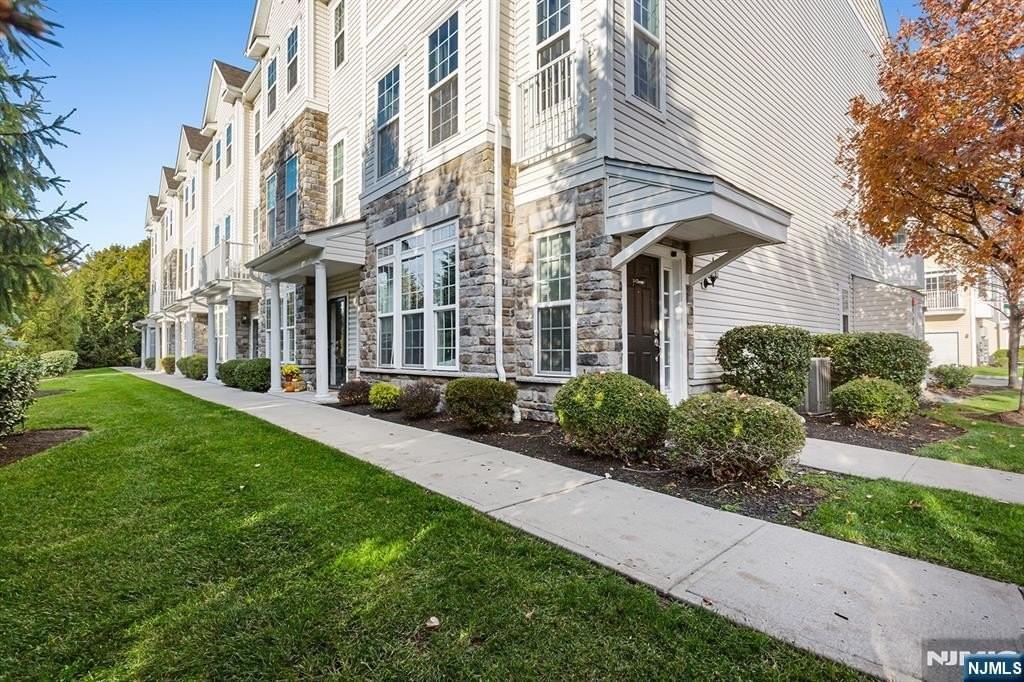 5 Clover Lane - Photo 4 of 39