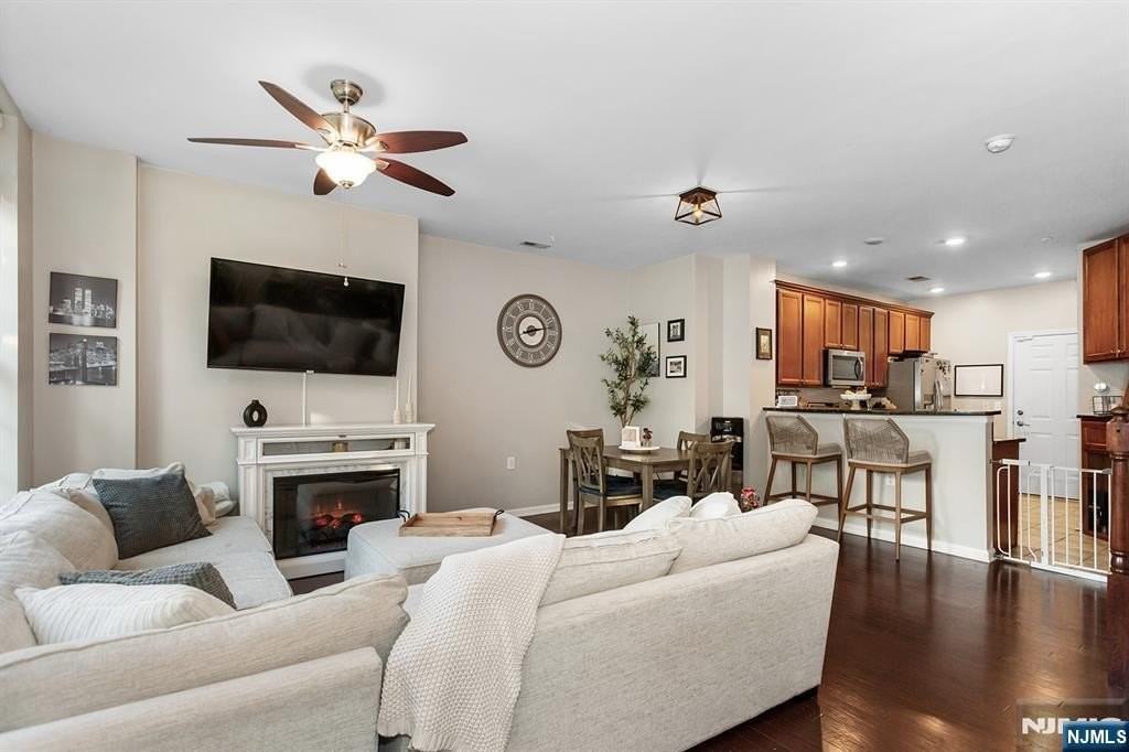 5 Clover Lane - Photo 7 of 39