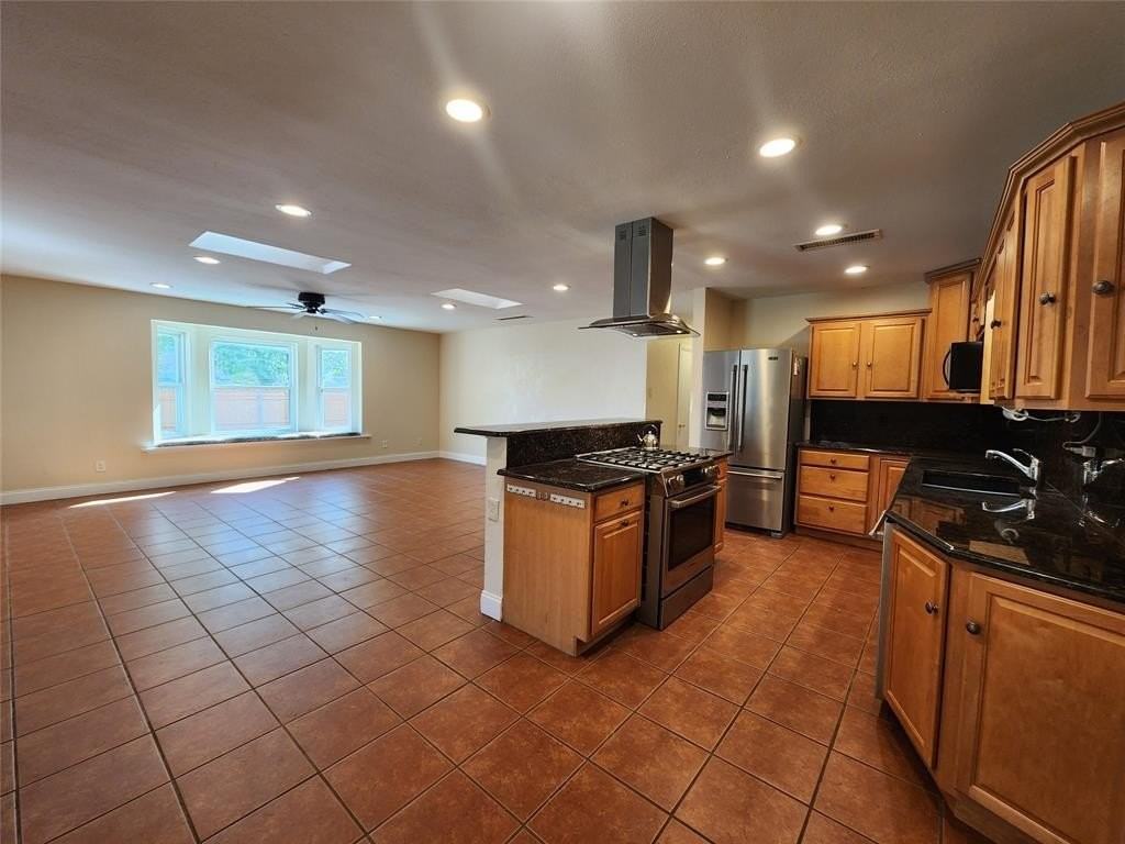 3800 N Magnolia Ct - Photo 6 of 37