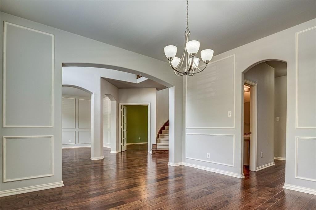 916 Carlsbad Dr - Photo 4 of 34