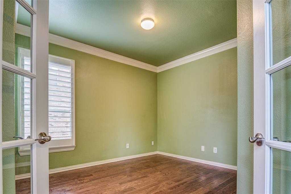 916 Carlsbad Dr - Photo 7 of 34