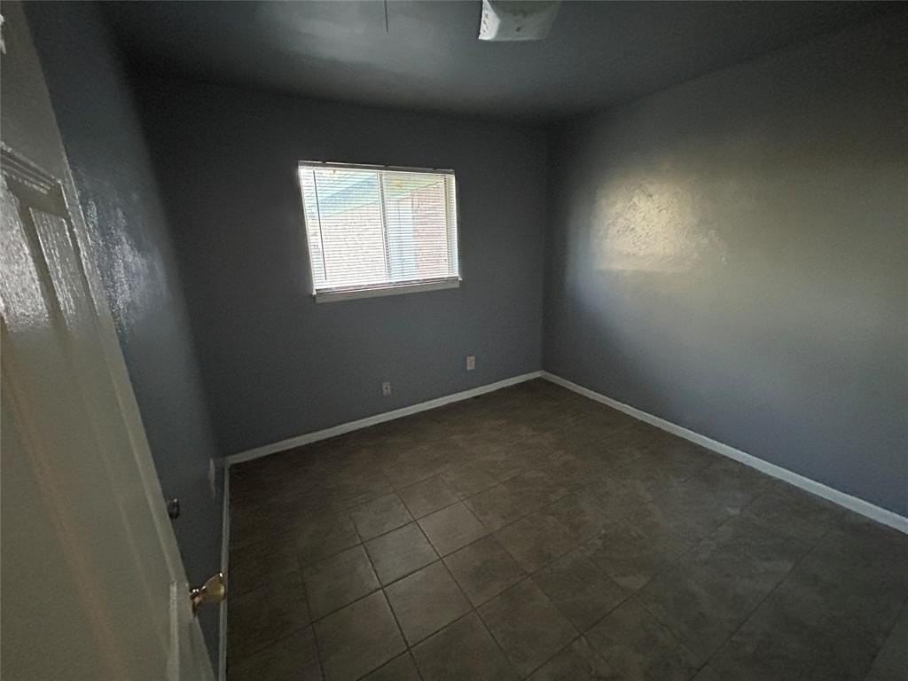 4749 Forest Wood Dr - Photo 5 of 12