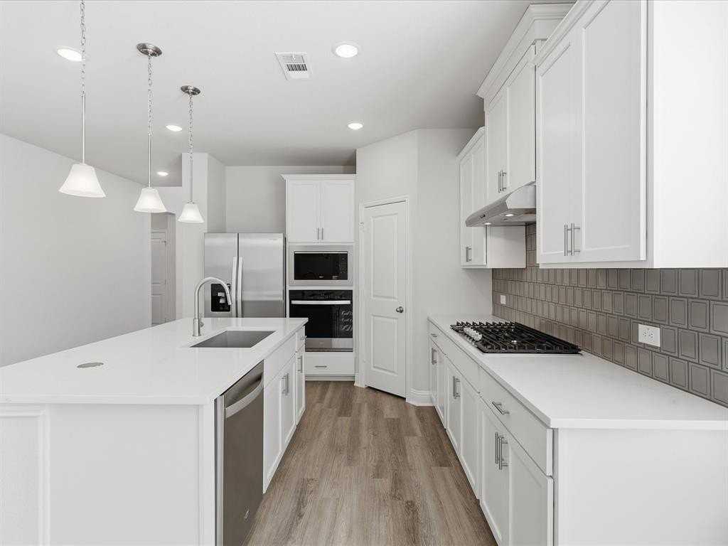 2620 Fargo Pl - Photo 6 of 30