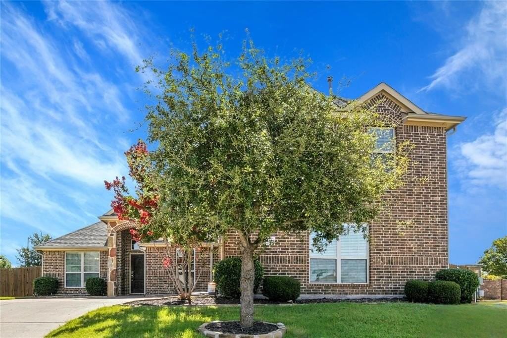 1402 Palasades Ct - Photo 2 of 34