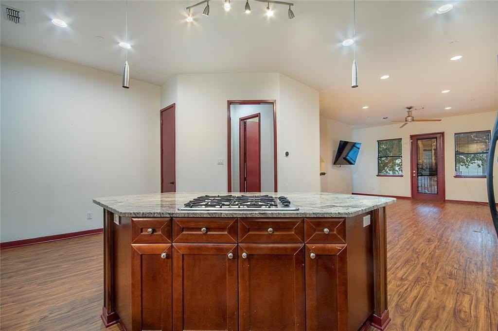 1016 Liberty St #4 - Photo 3 of 33