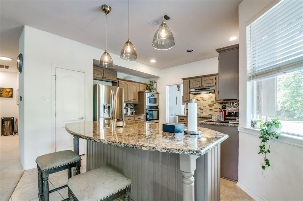 10490 Ridgecrest St - Photo 4 of 25