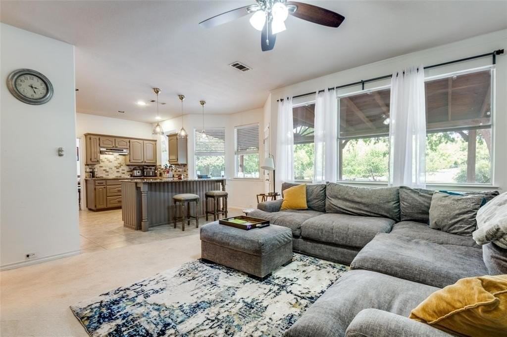 10490 Ridgecrest St - Photo 5 of 25