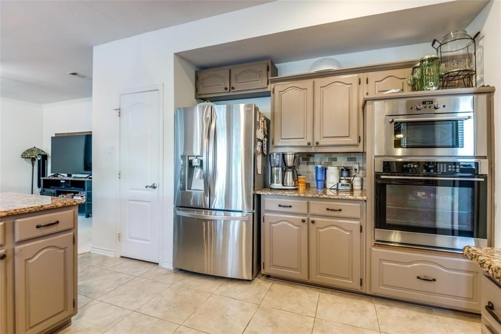 10490 Ridgecrest St - Photo 7 of 25