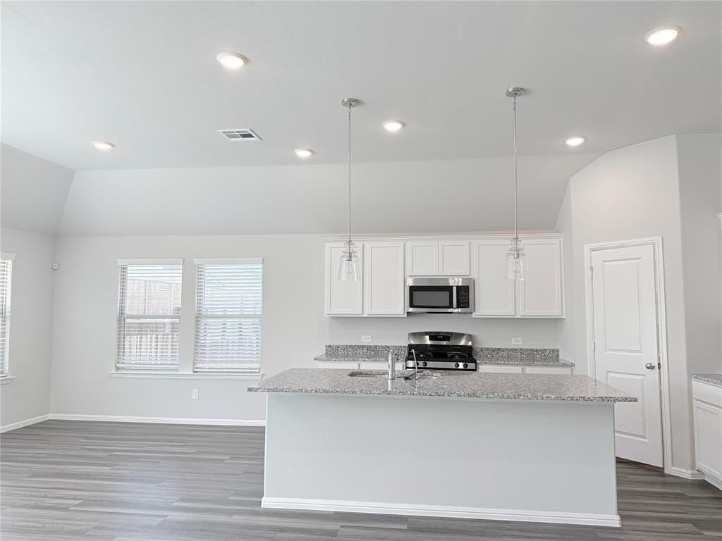 13156 Mizell Ln - Photo 3 of 18