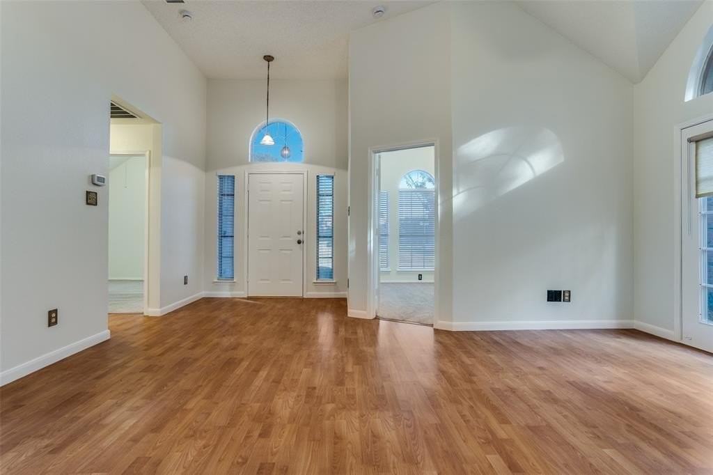 6826 Conestoga Dr - Photo 5 of 25