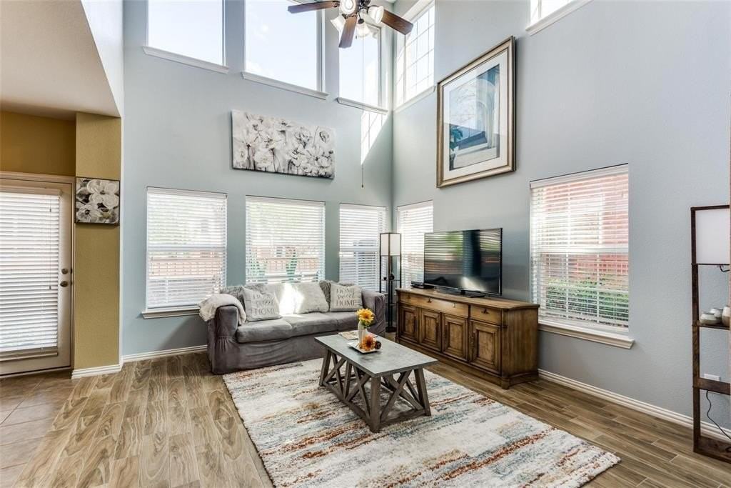 8730 Manhattan Ave - Photo 3 of 12