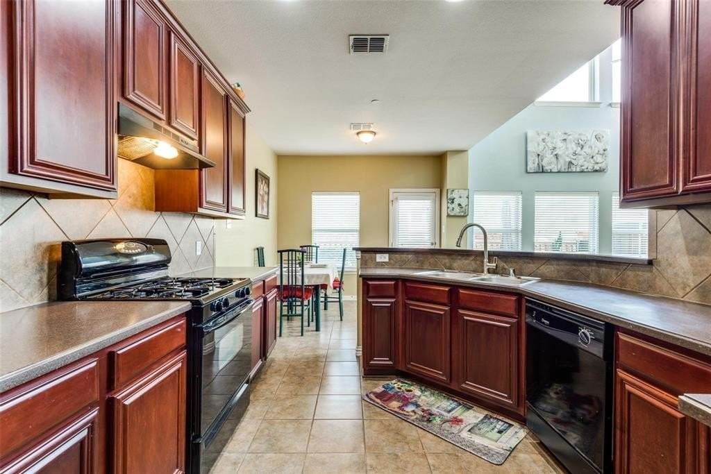 8730 Manhattan Ave - Photo 4 of 12
