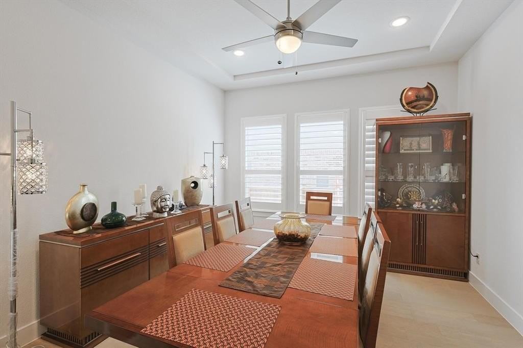 9316 Sandhills Dr - Photo 4 of 31