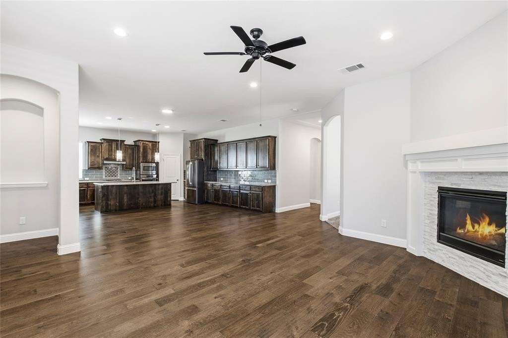 413 Allbright Rd - Photo 3 of 37