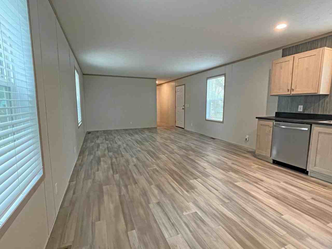 2404 N 8th St #89 - Photo 3 of 14