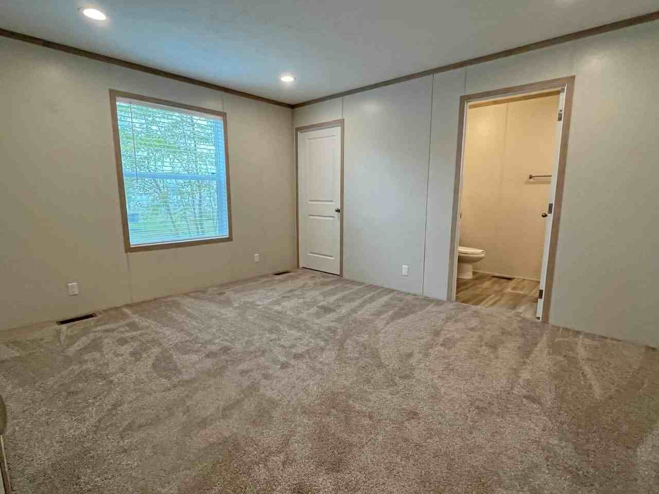 2404 N 8th St #89 - Photo 4 of 14